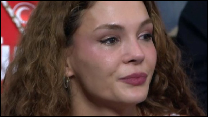 Δάκρυα χαράς από την Εμπρού Σαχίν για την πρόκριση της Τουρκίας στον τελικό (pic)