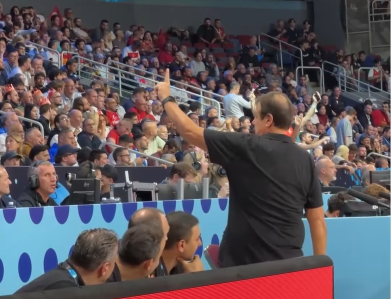 Βίντεο: Χειρονομία Αταμάν προς τους Τούρκους που... θύμισε Παναθηναϊκό!