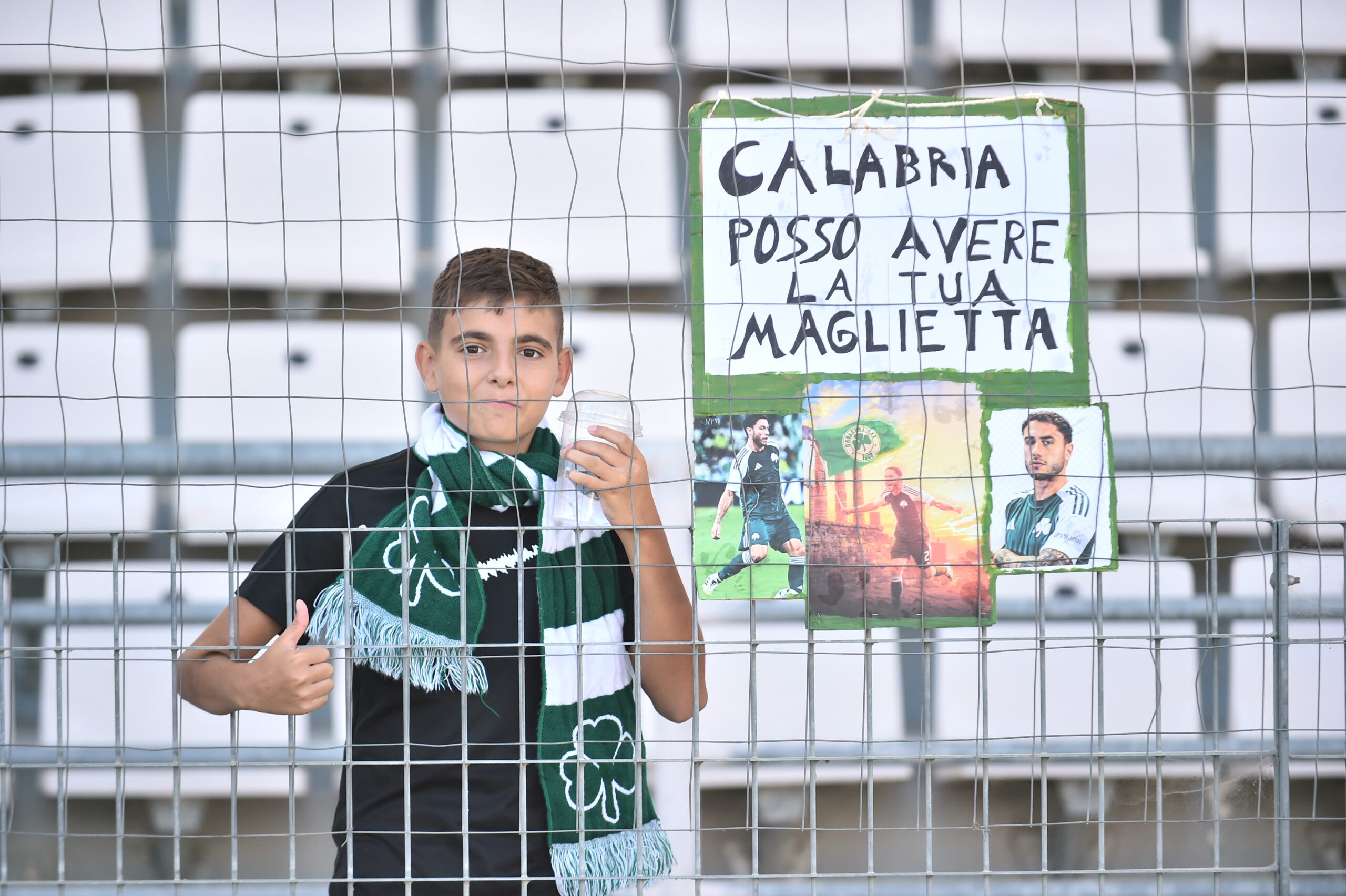 Φίλος του Παναθηναϊκού ζήτησε τη φανέλα του Καλάμπρια στα ιταλικά (pic)