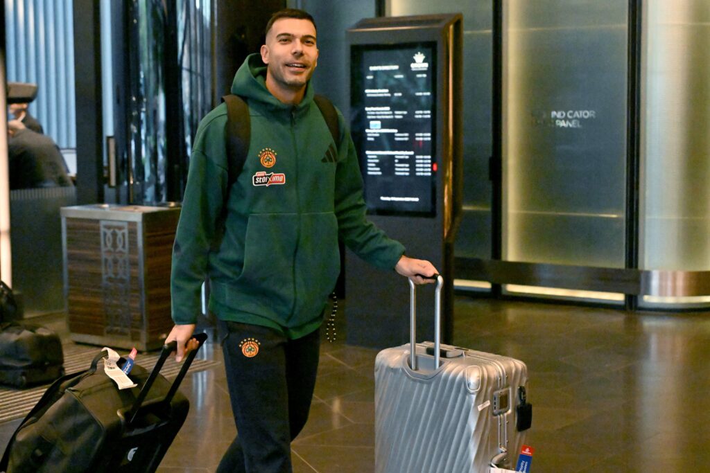 Παναθηναϊκός: Απίθανη ατάκα Σλούκα κατά την άφιξή του στη Μελβούρνη