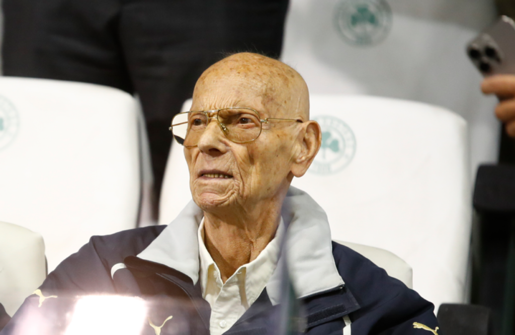 Συγκλονιστικός Αντωνιάδης, στα 79 του δίπλα στον Παναθηναϊκό