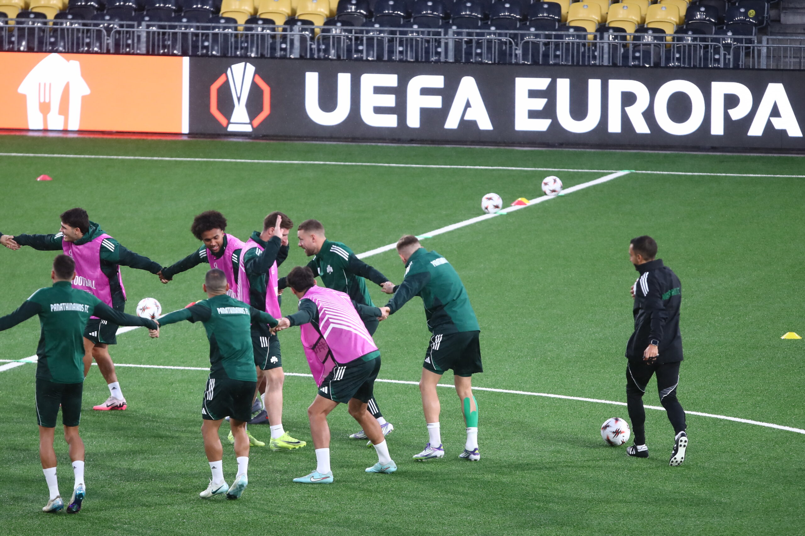 Φωτογραφίες: Υπό καταρρακτώδη βροχή η τελευταία προπόνηση του Παναθηναϊκού (pics)