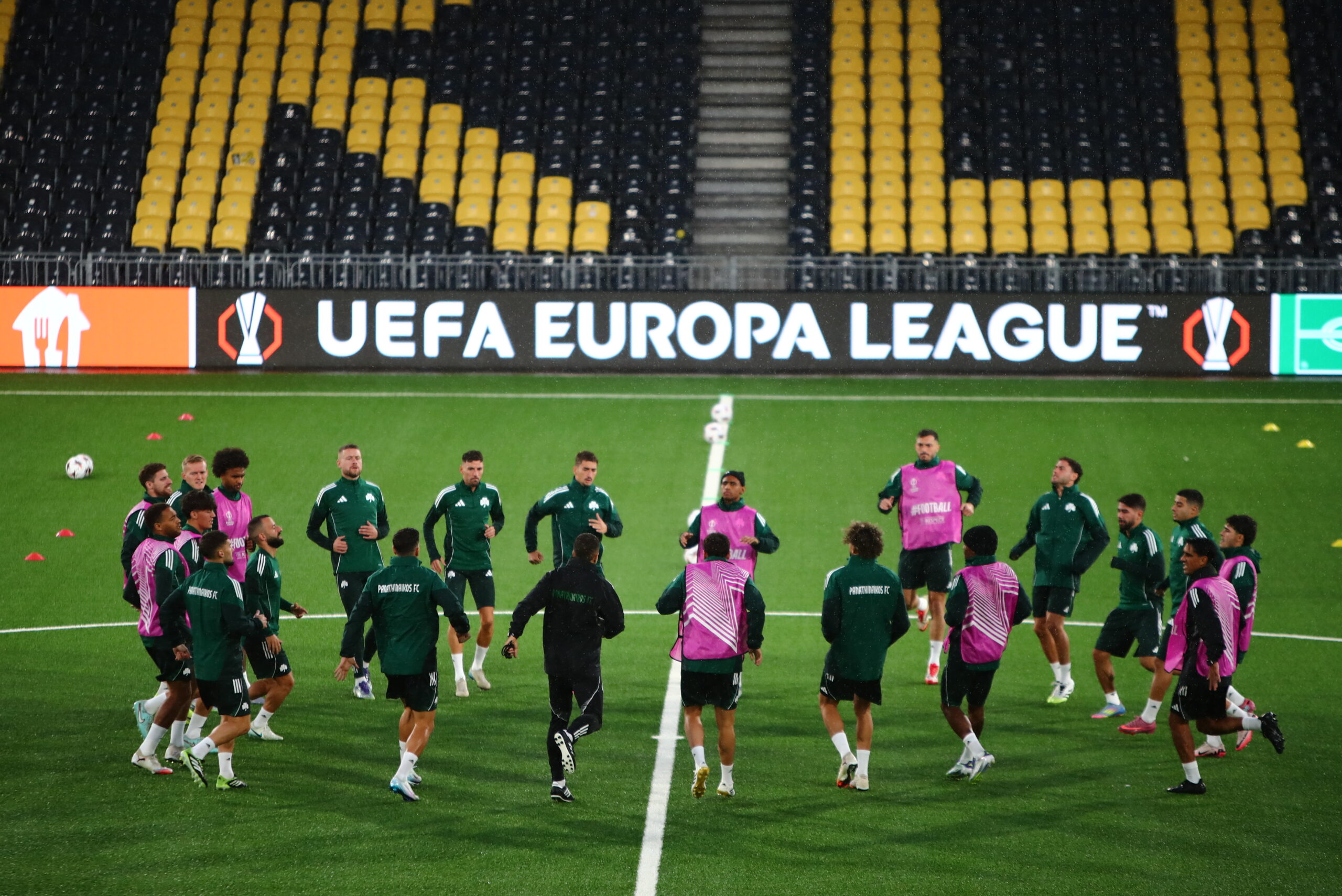 Φωτογραφίες: Υπό καταρρακτώδη βροχή η τελευταία προπόνηση του Παναθηναϊκού (pics)