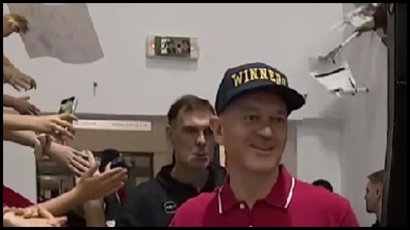 Με καπελάκι «Winners» ο Γιώργος Αγγελόπουλος στη Ρόδο