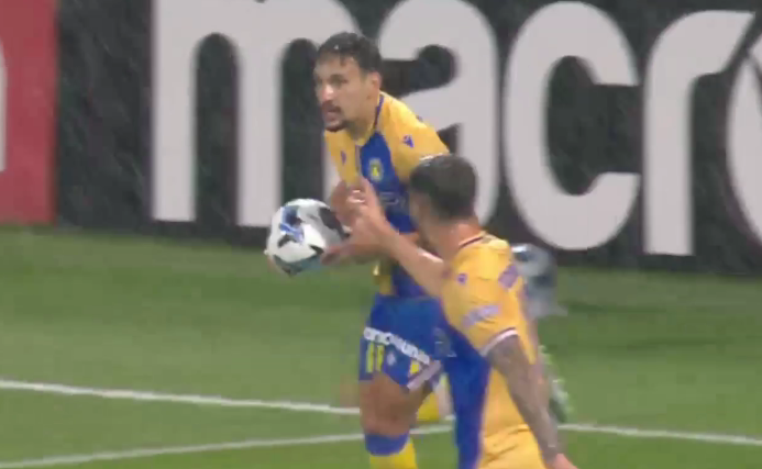 Εντυπωσιακός ο Εμμανουηλίδης: «Κάρφωσε» και τον ΠΑΟΚ μετά τον Ολυμπιακό (vid)