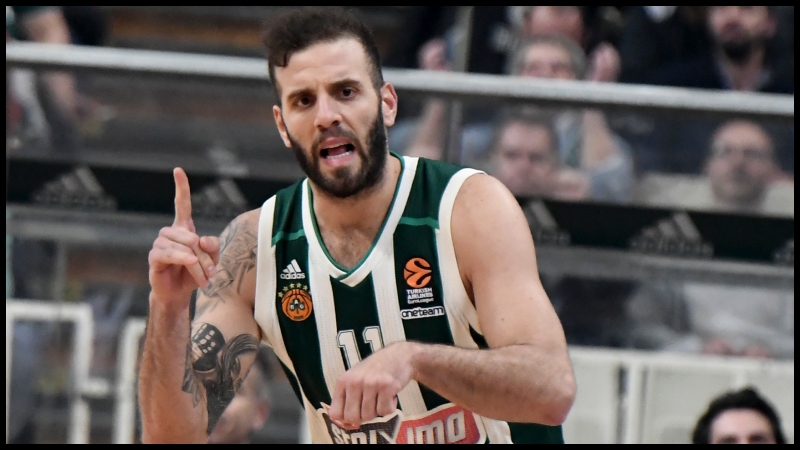 Νίκος Παππάς: «Άγνωστος άνδρας προσπάθησε να με χτυπήσει στο Κολωνάκι»