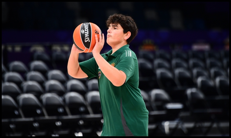 Έξαλλος ο Σαρπ Αταμάν: «Να μη σφυρίξουν άλλο ματς αυτοί οι τρεις διαιτητές» (pic)