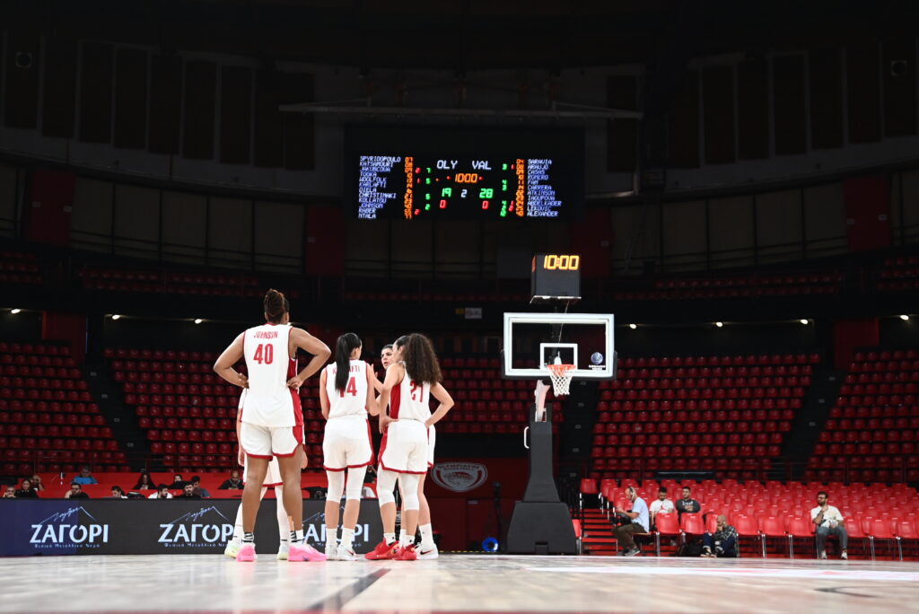 «Λαοθάλασσα» στο ΣΕΦ στην πρεμιέρα της Euroleague