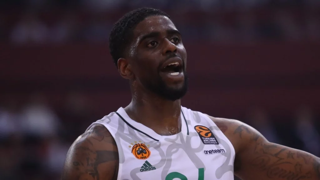 Νέες δηλώσεις Μπέικον: «Η ατάκα για το χαμένο σουτ στο Ολυμπιακός-Παναθηναϊκός»