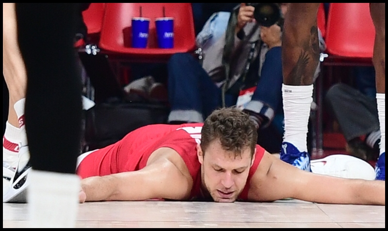 ΕΠΟΣ: Ο Ολυμπιακός εκτέλεσε 17 βολές σε 6', όταν η Εφές πήγε στο +10 στο ΣΕΦ (pic)