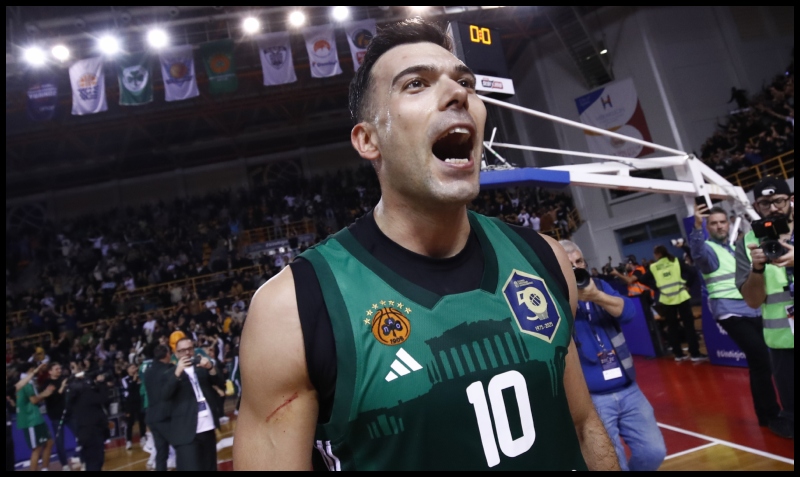 Cash or Trash: Σε δημοπρασία η φανέλα του Σλούκα από τον τελικό Κυπέλλου 2025 (vid)