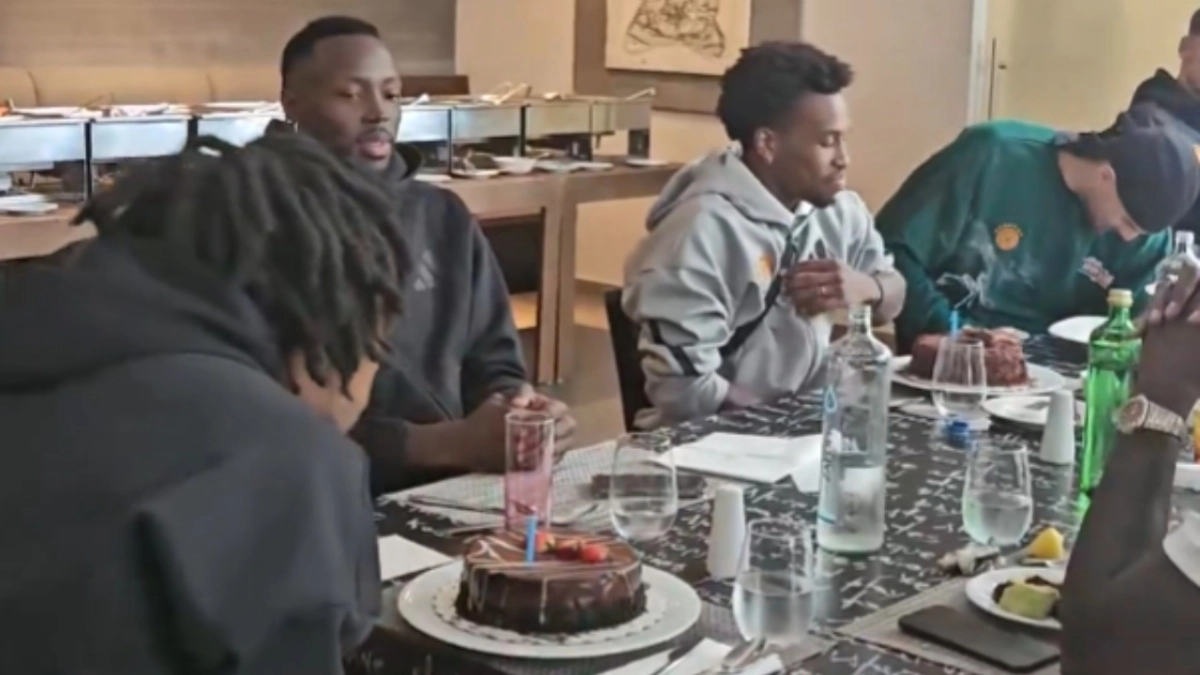 Παναθηναϊκός: Έκπληξη με δύο τούρτες για τα γενέθλια του Σορτς και του Χολμς (vid)