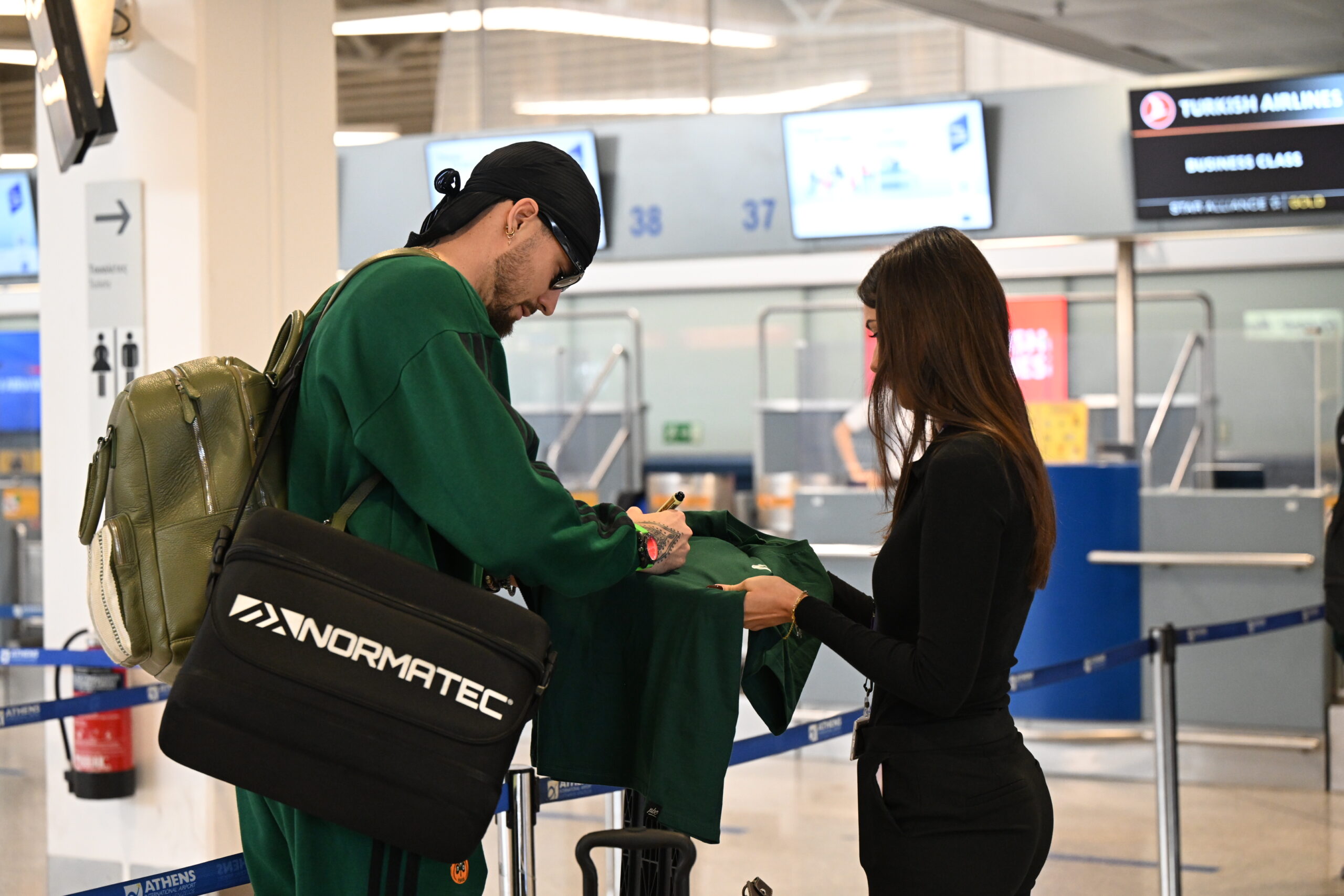 Φωτογραφίες από την αναχώρηση για Πόλη, πόλος έλξης ο Χουάντσο! (pics)
