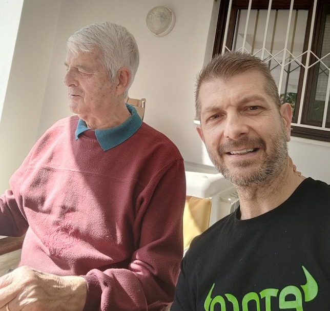 Συγκινεί ο γιος του Τάκη Οικονομόπουλου: «Πρώτα γενέθλια χωρίς τη φυσική σου παρουσία»