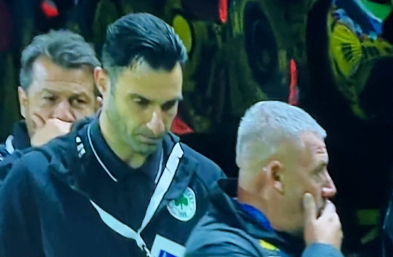 Άρης - Παναθηναϊκός: Ο Τσβάιερ έδωσε κόκκινη κάρτα στον Τζαβέλλα