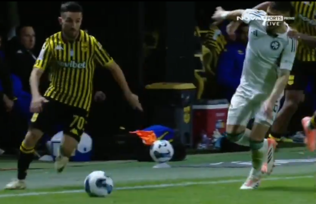 ΣΚΑΝΔΑΛΟ! Φάουλ στον Τσέριν πριν το 1-1 του Άρη με τον Παναθηναϊκό (vid)