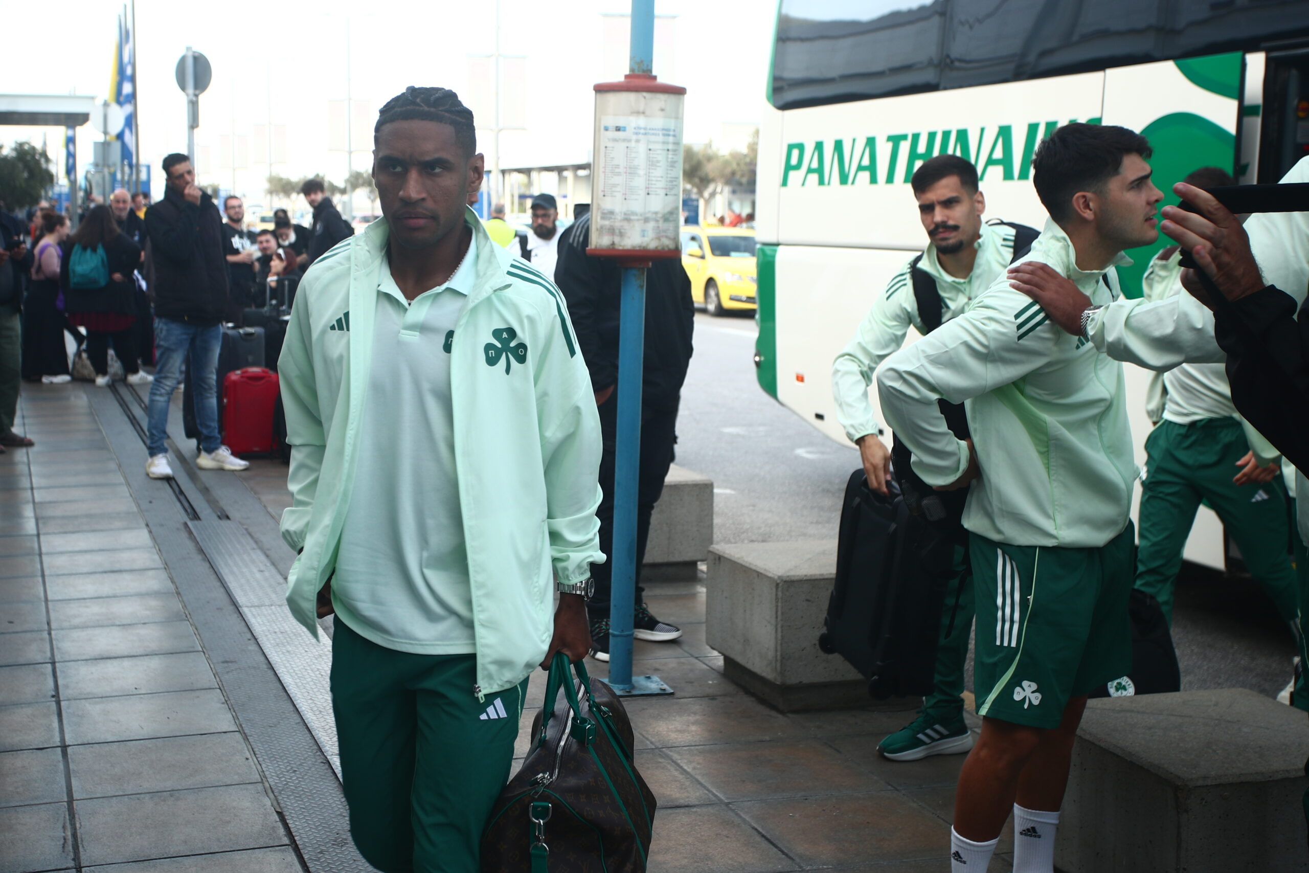 Βίντεο και φωτογραφίες: «Πέταξε» για το Ρότερνταμ ο Παναθηναϊκός