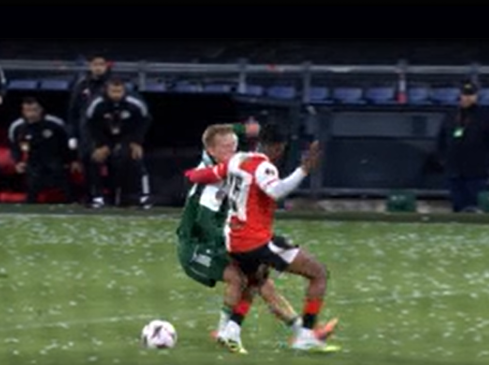 ΑΛΗΤΕΙΑ! Πέναλτι στον Σφιντέρσκι, πριν το 1-1 της Φέγενορντ (pic-vids)