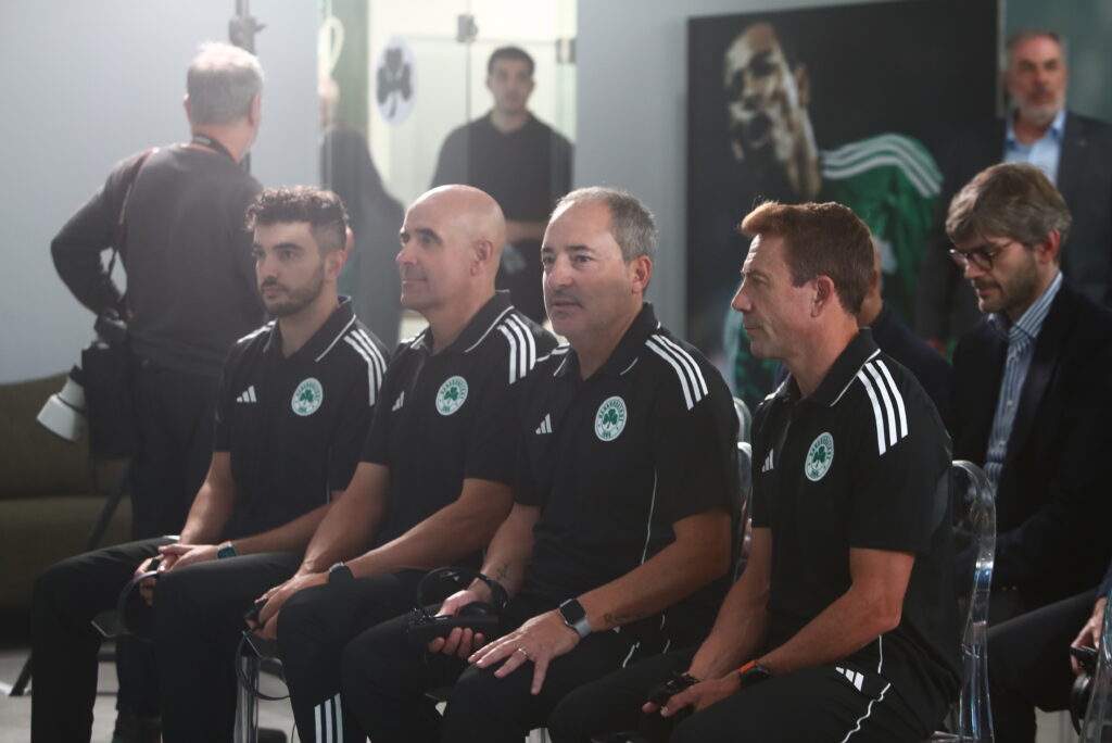 Στην παρουσίαση του Μπενίτεθ και οι τέσσερις στενοί συνεργάτες του