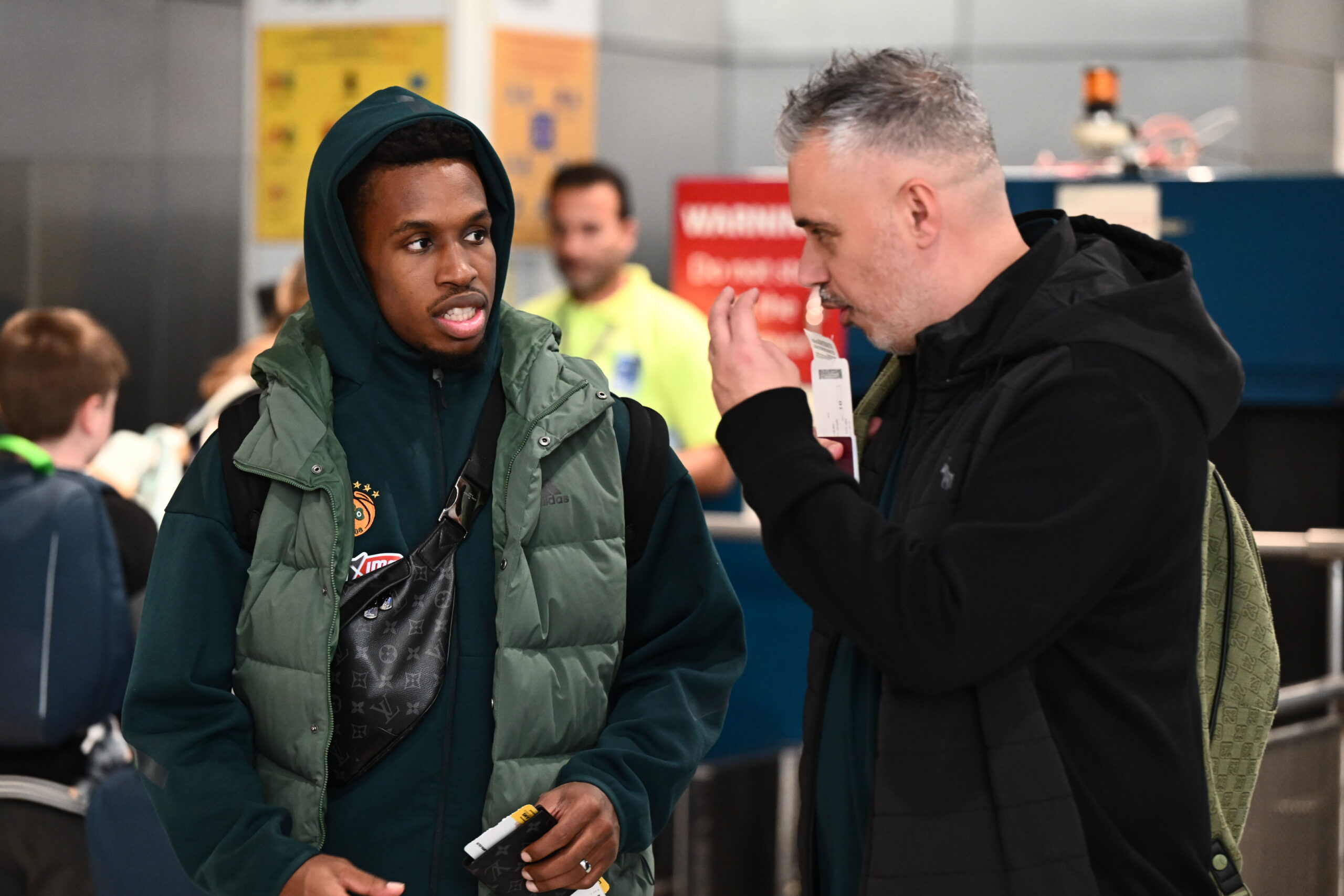 Φωτογραφίες: Με χαμόγελα και... Λεσόρ αναχώρησε για το «διπλό» ο Παναθηναϊκός (pics)