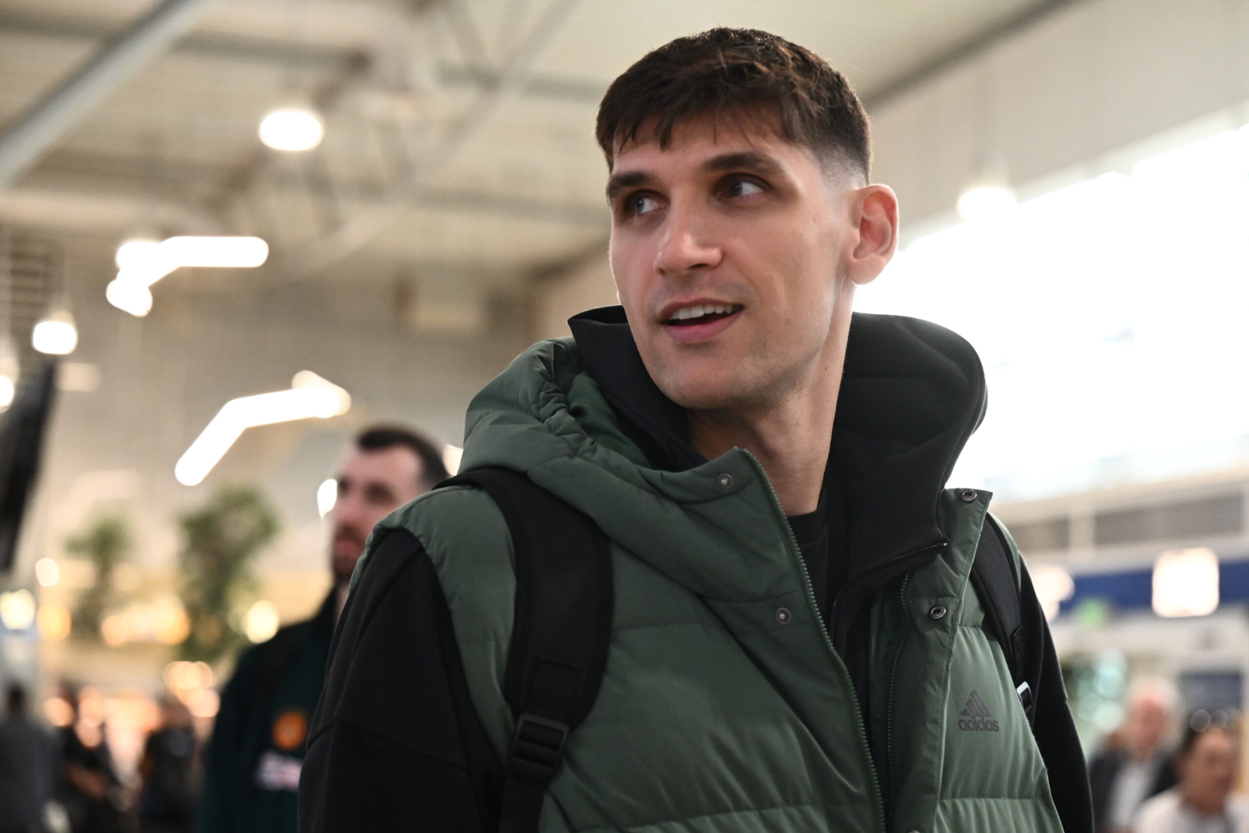 Φωτογραφίες: Με χαμόγελα και... Λεσόρ αναχώρησε για το «διπλό» ο Παναθηναϊκός (pics)