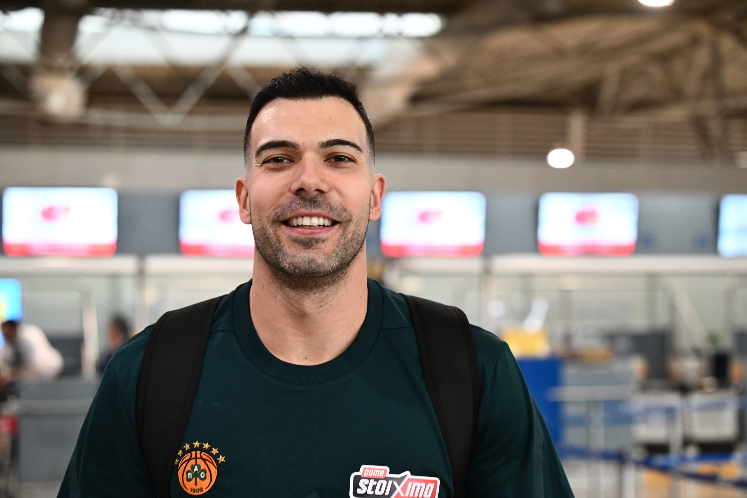 Φωτογραφίες: Με χαμόγελα και... Λεσόρ αναχώρησε για το «διπλό» ο Παναθηναϊκός (pics)