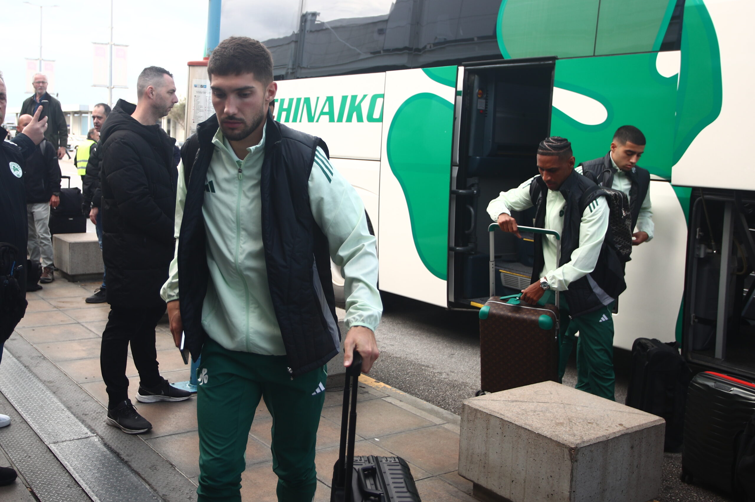 Φωτογραφίες: Αναχώρησε για Σουηδία ο Παναθηναϊκός - Η αποστολή με τους παίκτες