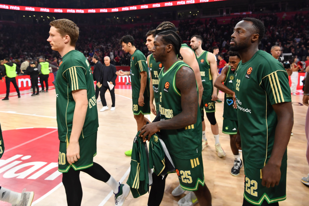 Ο Παναθηναϊκός ψάχνει κάτι ακόμη εκτός από... σέντερ!