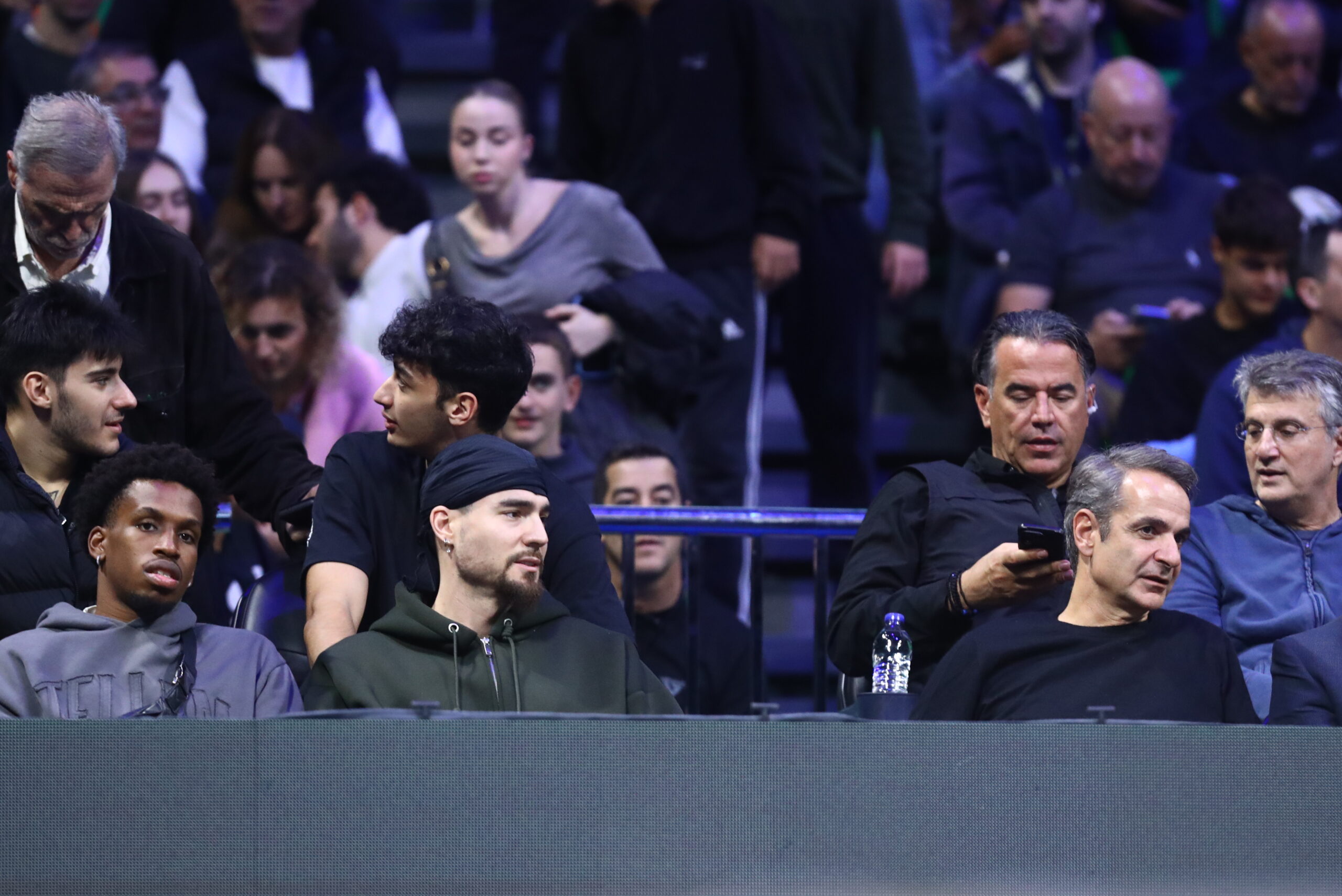 Ο Κυριάκος Μητσοτάκης μαζί με την ομάδα του Παναθηναϊκού στο Telekom Center Athens! (pics)