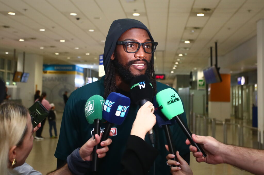 Φωτογραφίες: Η άφιξη του  Κένεθ Φαρίντ για τον Παναθηναϊκό