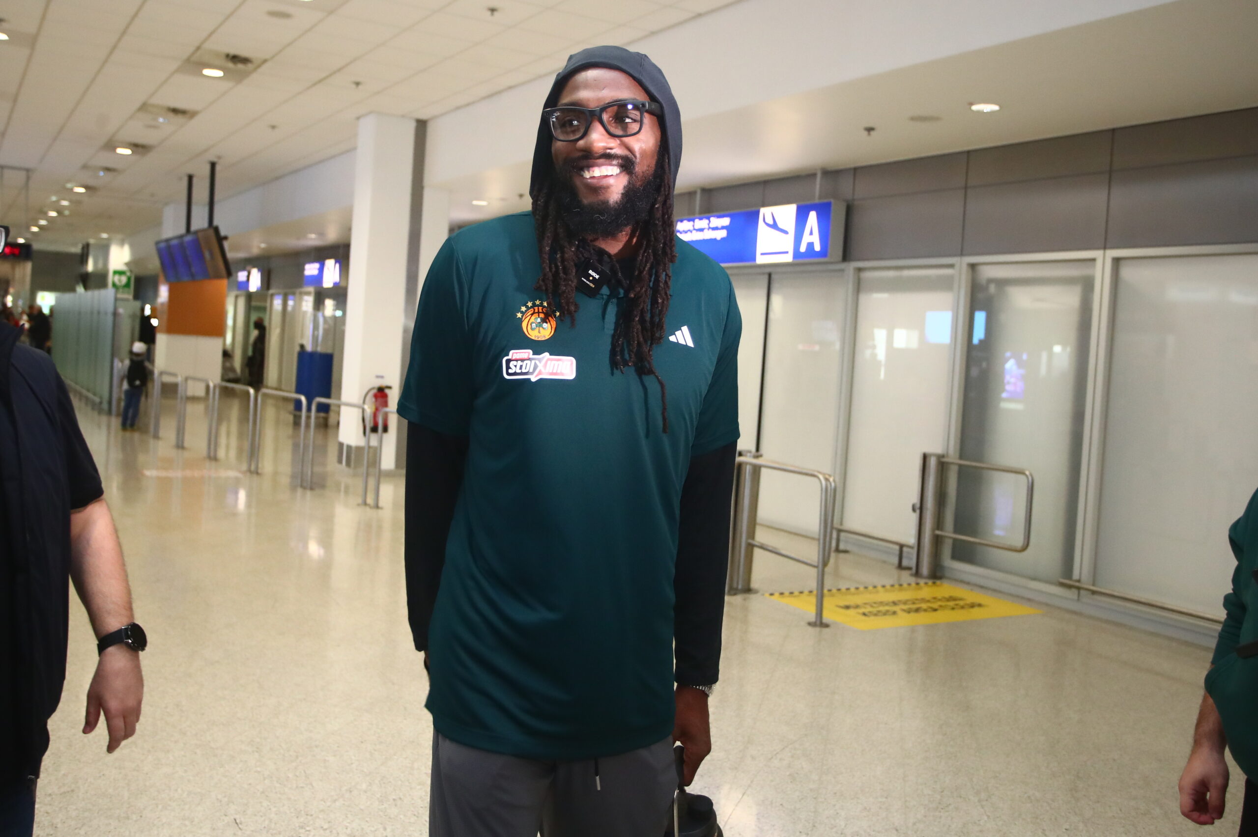 Φωτογραφίες: Η άφιξη του  Κένεθ Φαρίντ για τον Παναθηναϊκό