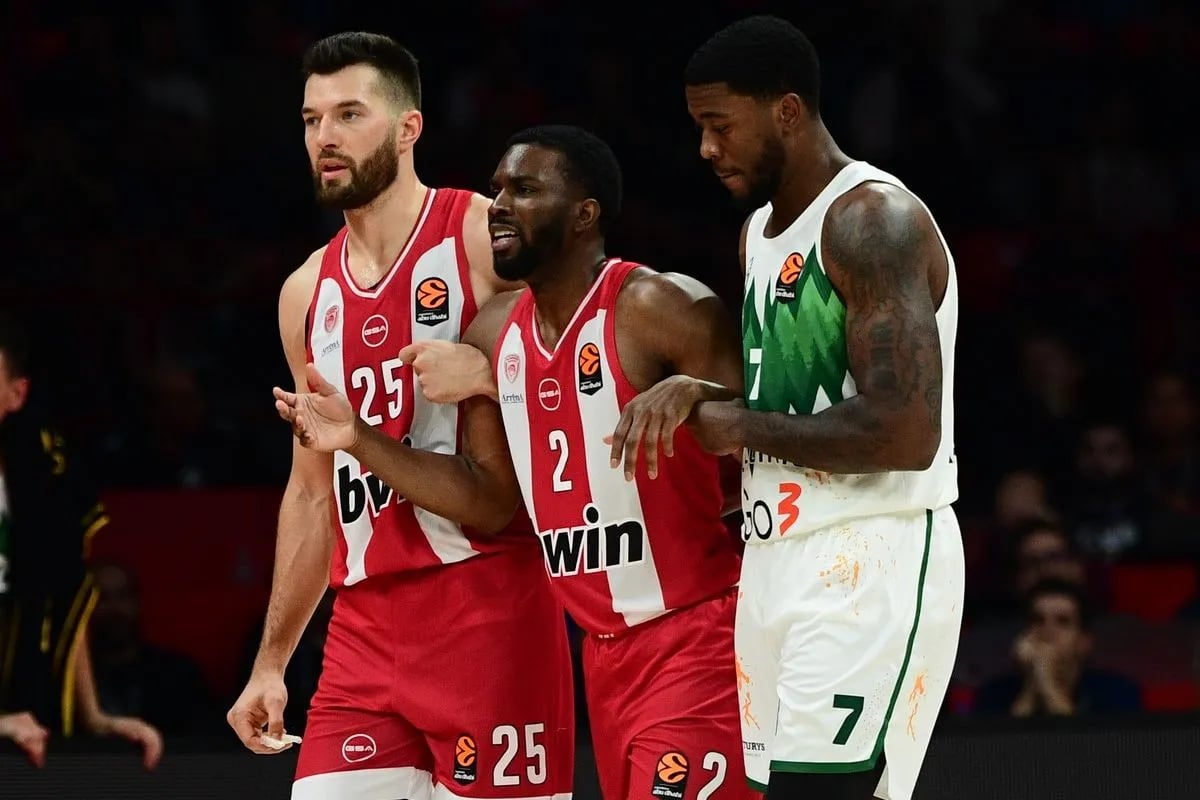 Νέο «σοκ» με Έβανς στον Ολυμπιακό