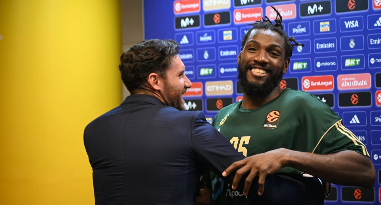 «Θερμή» αγκαλιά Φερνάντεθ-Φαρίντ: «Μου “χάρισε” τους πρώτους μου πόντους στο NBA»