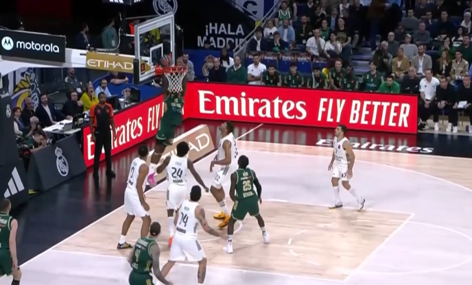 Ρεάλ - Παναθηναϊκός: Πήδηξε στο... ταβάνι ο Φαρίντ (vid)