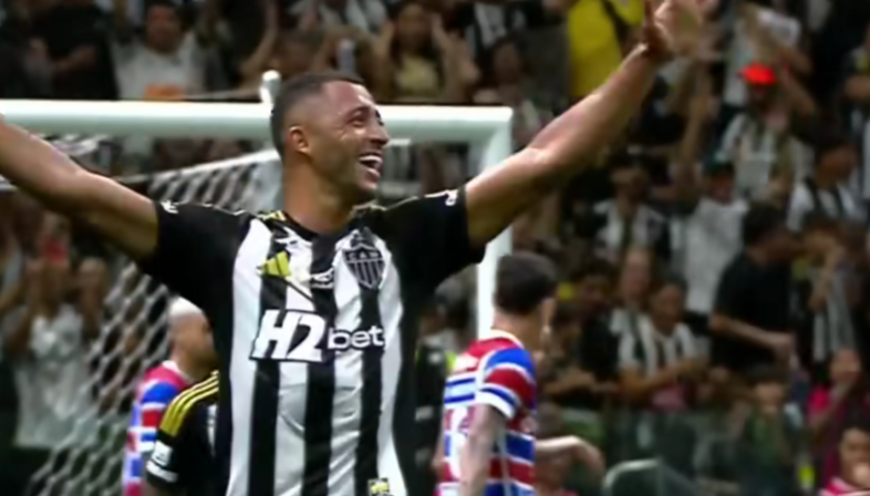 Ατλέτικο Μινέιρο: Κόρνερ από τον Μπερνάρ, άπιαστη κεφαλιά ο Ούγκο! (vid)