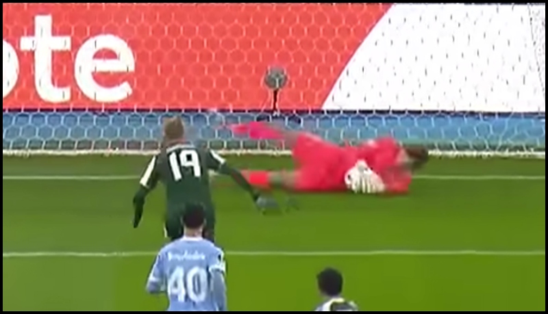 Η Μάντσεστερ Γιουνάιτεντ θέλει τον τερματοφύλακα της Μάλμε που έπιασε το πέναλτι του Σφιντέρσκι