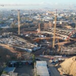 Drone «πετάει» από τη Λεωφόρο Αθηνών στον Βοτανικό και αποκαλύπτει την πρόοδο του νέου γηπέδου