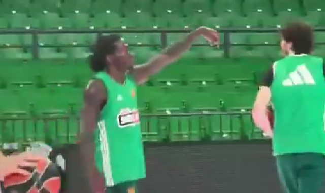 Παναθηναϊκός: Με νέο look ο Κέντρικ Ναν στην προπόνηση (vid)