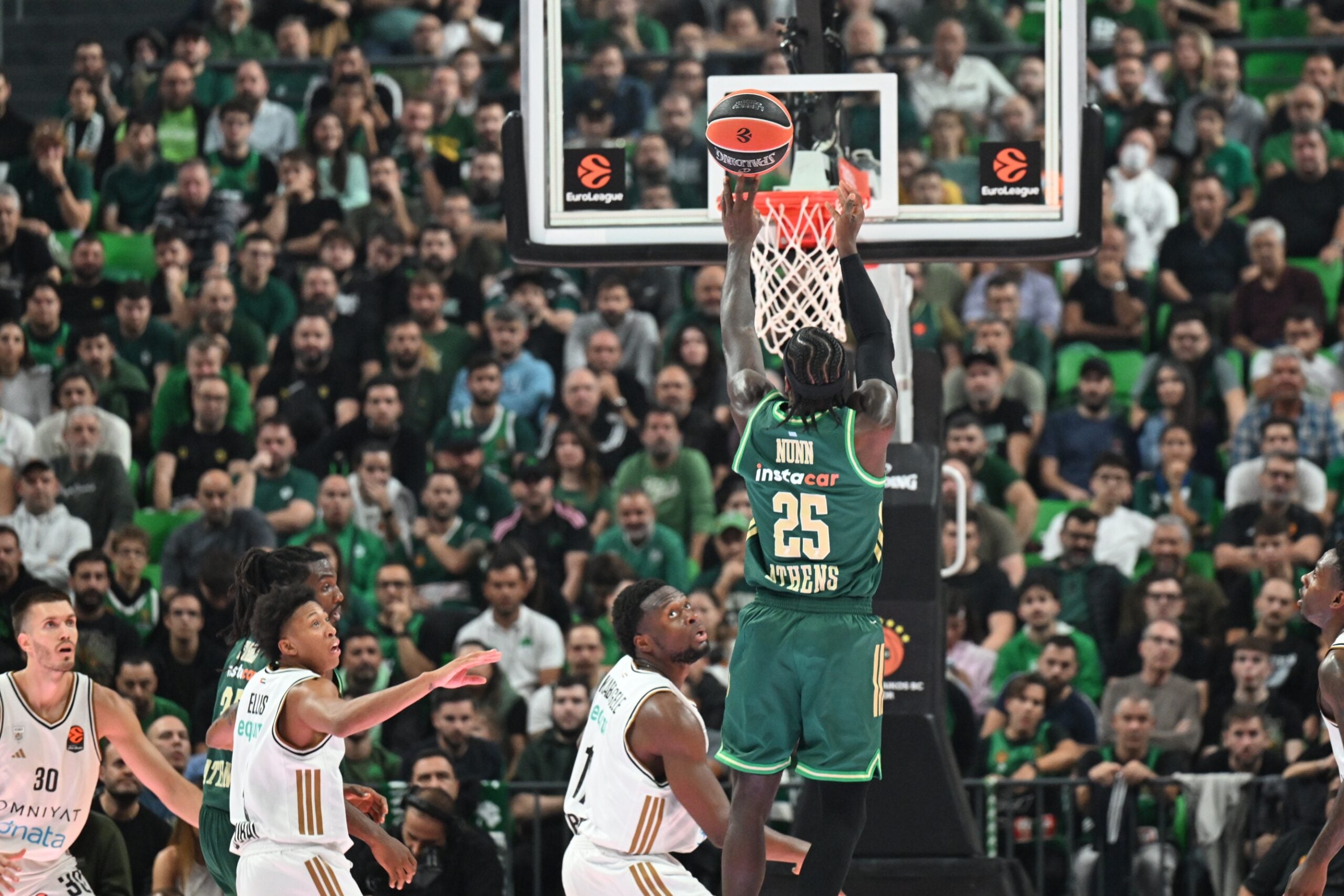 Τρομερές δηλώσεις: O Κέντρικ Ναν «υποκλίνεται» στον Κένεθ Φαρίντ