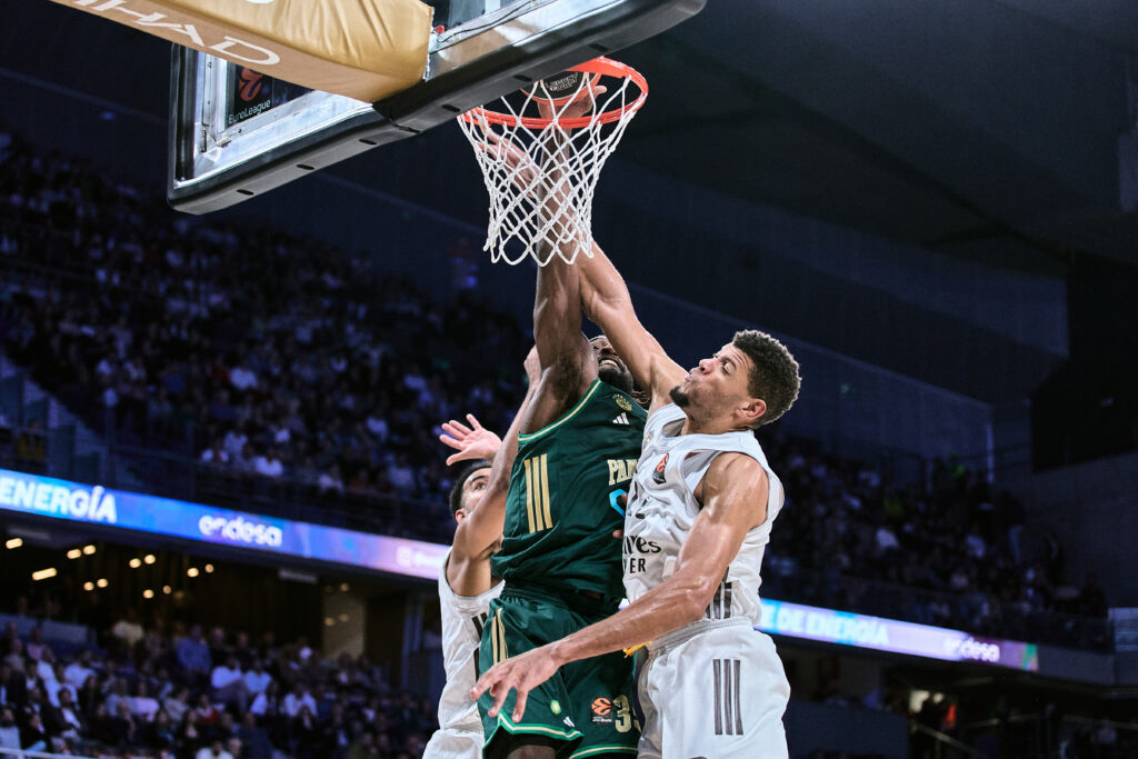 Σλούκας σηκώνει, Φαρίντ καρφώνει και το 8ο πλησιάζει!