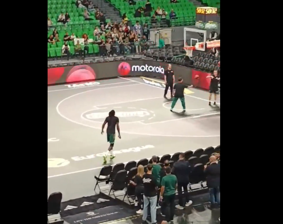 Βίντεο: «Έπεσε» το T-Center κατά την είσοδο του Φαρίντ!