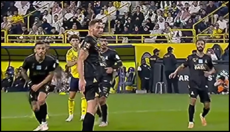 Αλ Καλίτζ: Αυτογκόλ από τον... Σένκεφελντ, «σώθηκε» από το VAR! (vid)