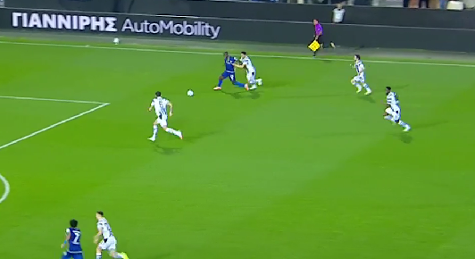 ΠΑΟΚ - Κηφισιά: Ο Τεττέη πήγε... βόλτα τον Μιχαηλίδη - Δεν έπεσε παρά τα τραβήγματα (vid)