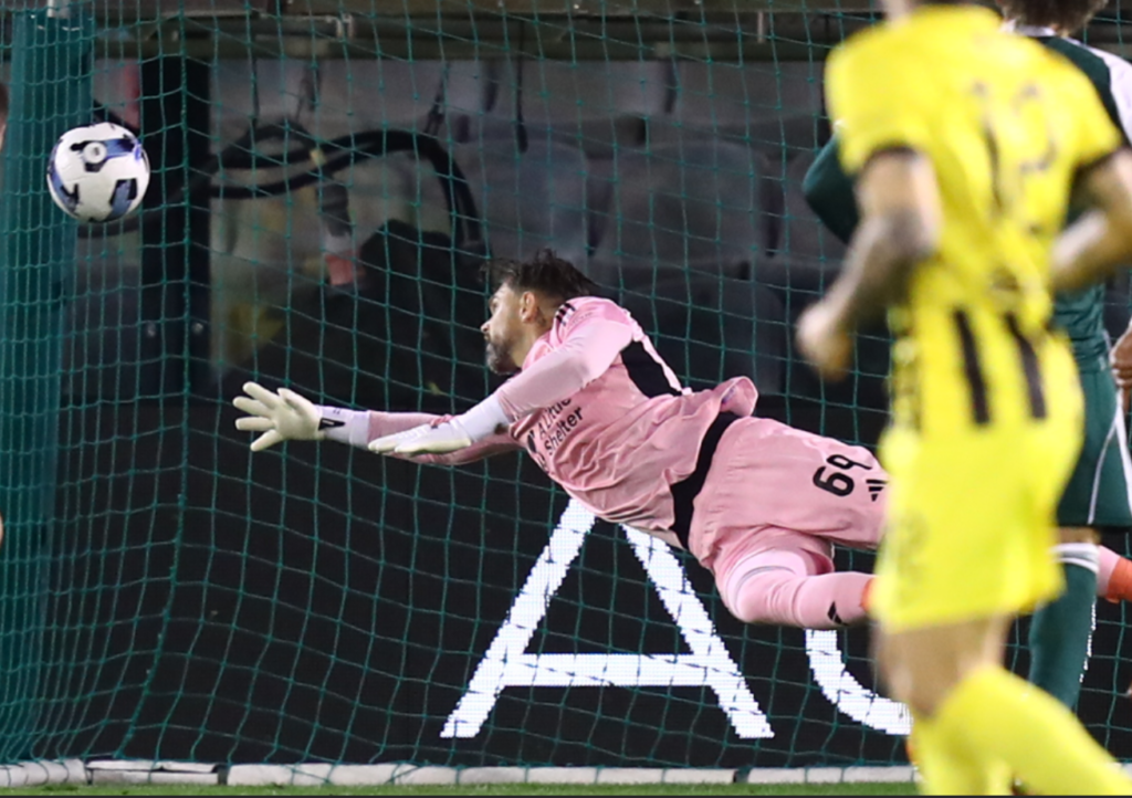 «Ο Ντραγκόφσκι δε θα μακροημερεύσει»: H γλώσσα σώματος σε εξέδρα και αποδυτήρια