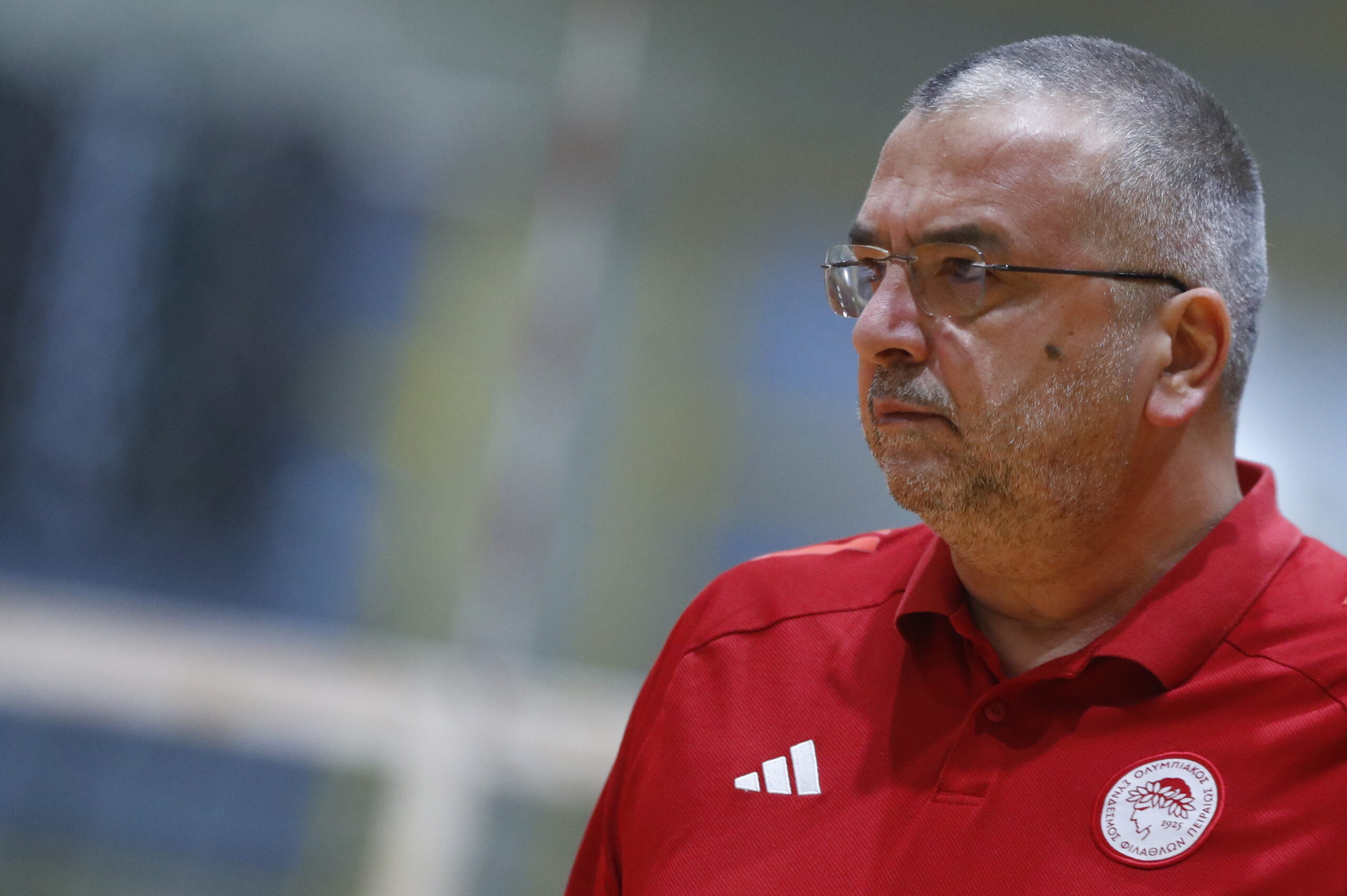 Προπονητής Ολυμπιακού: «Στο δεύτερο σετ, βοηθήσαμε τον Παναθηναϊκό να το κατακτήσει»