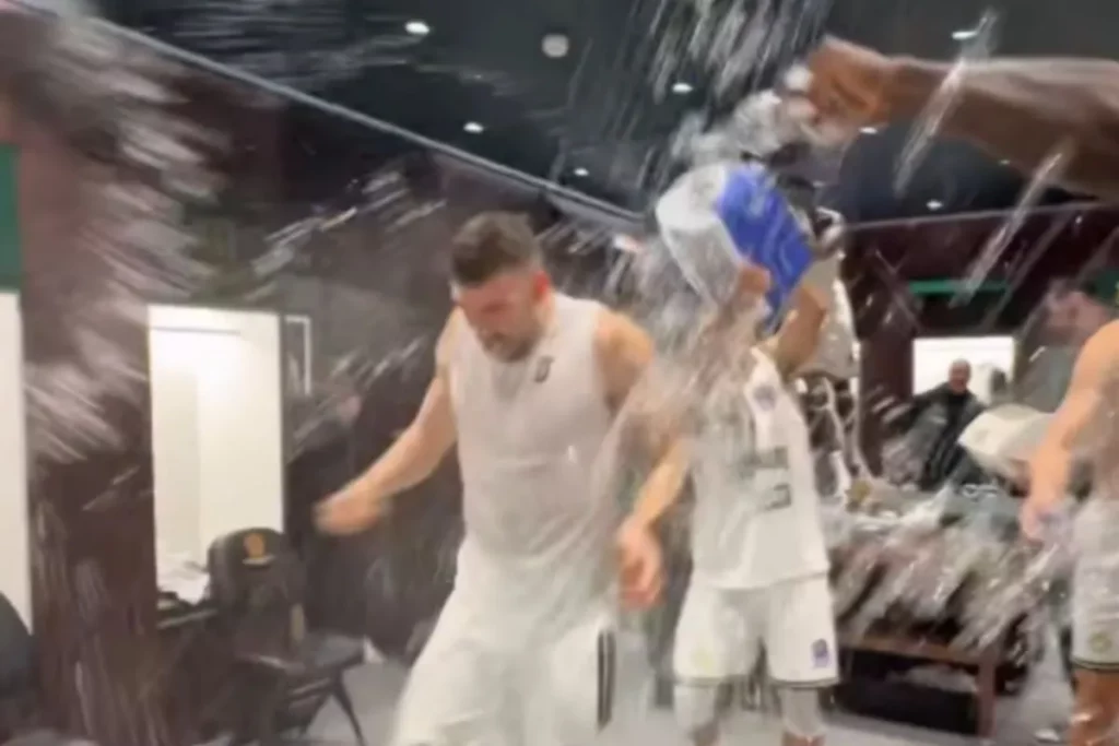 Ασύλληπτο μπουγέλο στα αποδυτήρια του Παναθηναϊκού για τον Ρογκαβόπουλο!