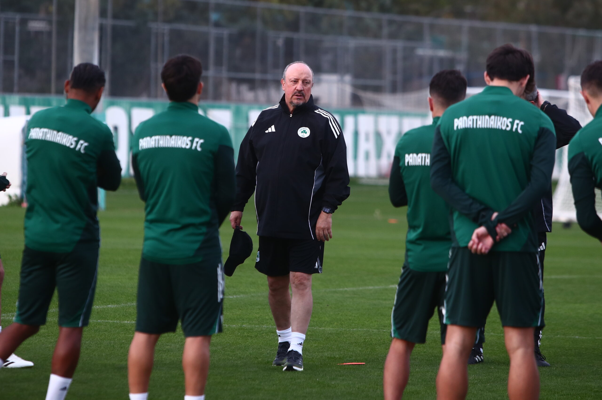 Φωτογραφίες: Συνεχείς οδηγίες και ομιλία Μπενίτεθ πριν το Παναθηναϊκός - Βικτόρια Πλζεν