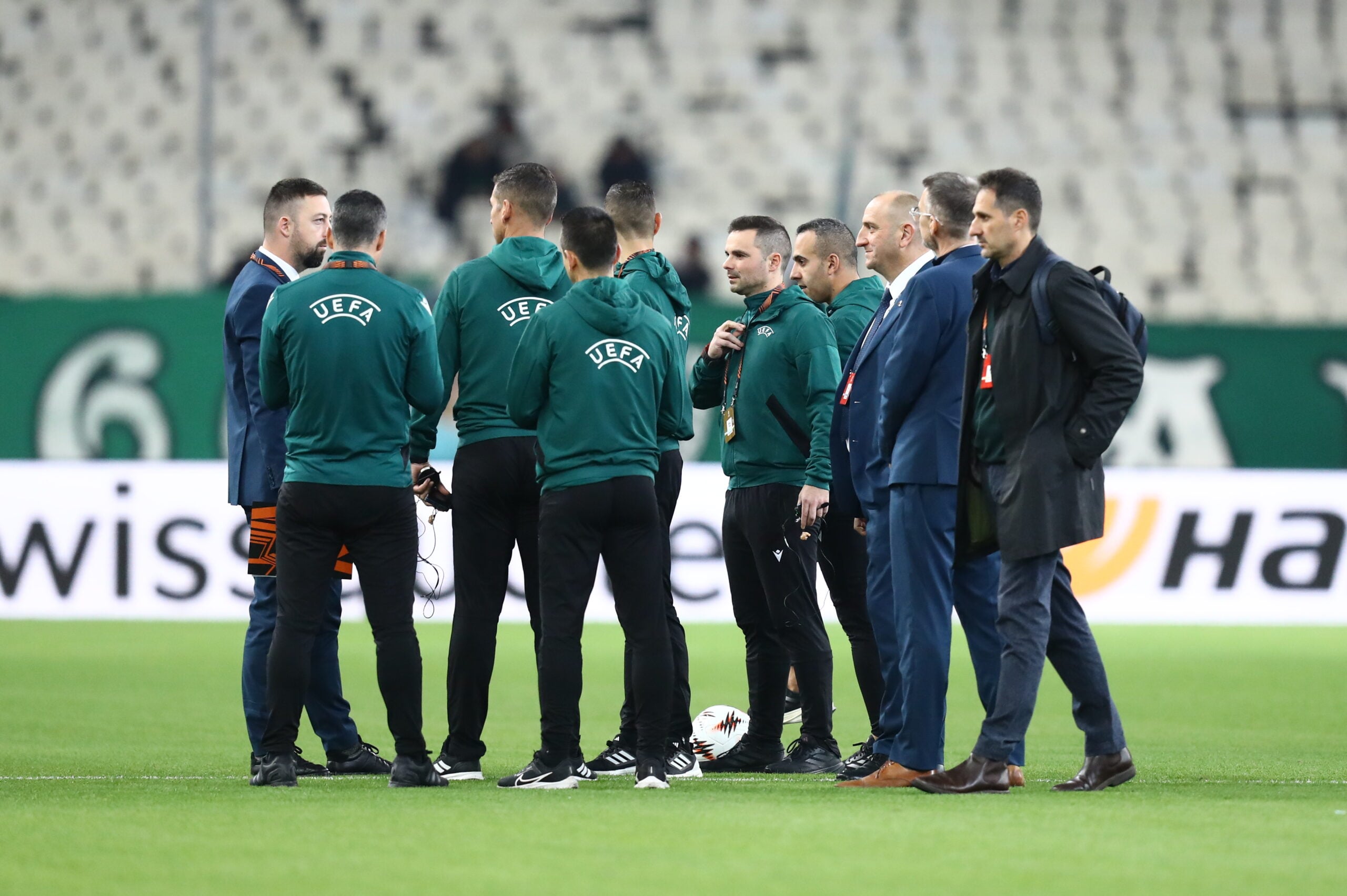 Παναθηναϊκός: Γερανοί και κοντέινερ στο ΟΑΚΑ (pics)