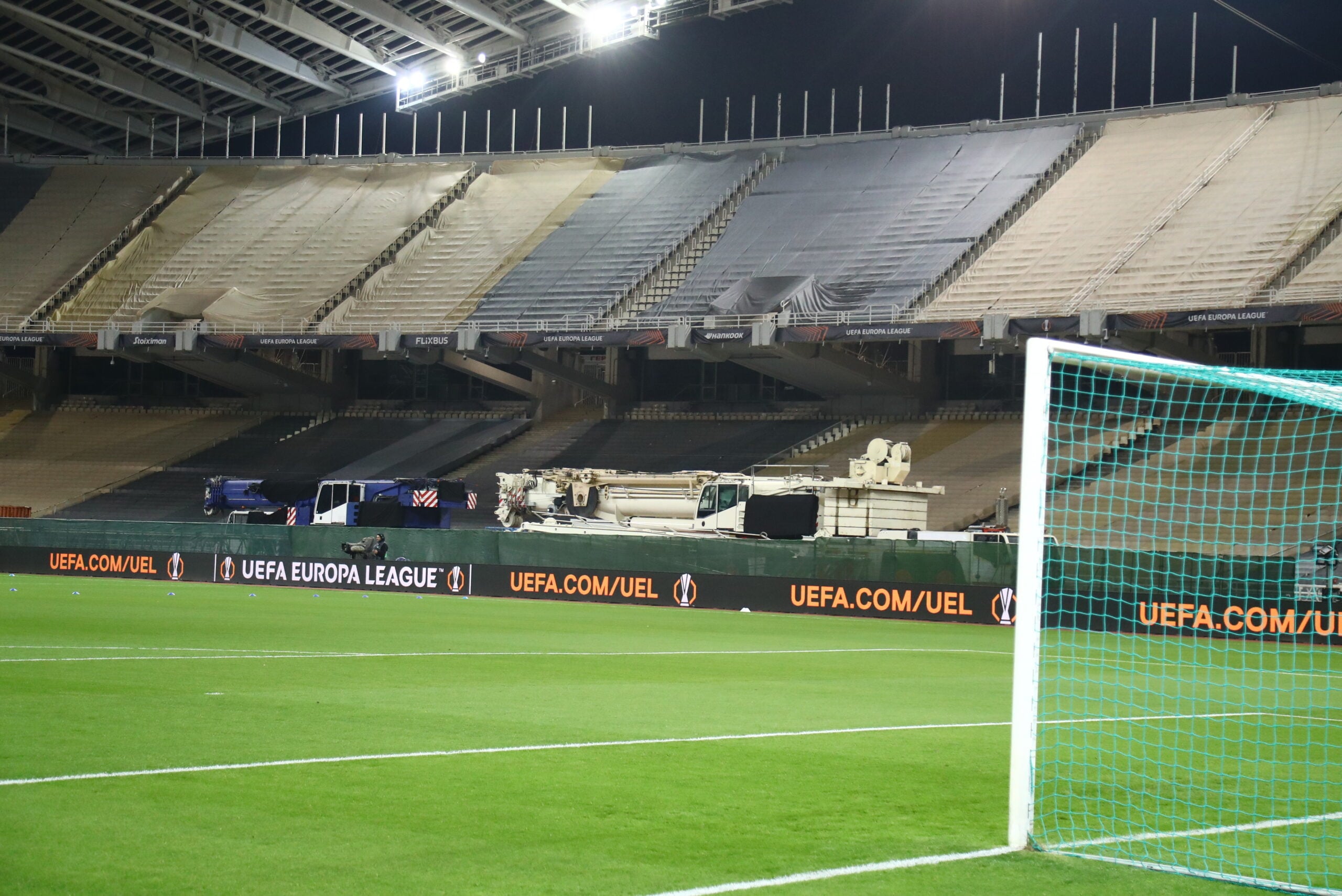 Παναθηναϊκός: Γερανοί και κοντέινερ στο ΟΑΚΑ (pics)