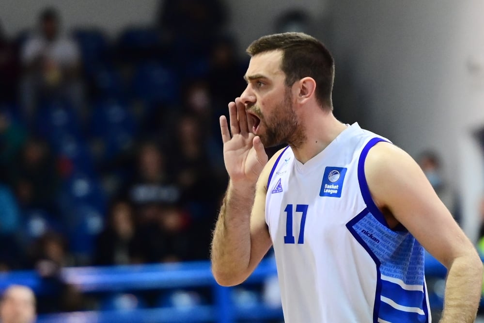 Μάντζαρης: «Τον έχει πάρει από κάτω – Σου λέει “άντε να σηκωθώ να φύγω από τον Παναθηναϊκό”»